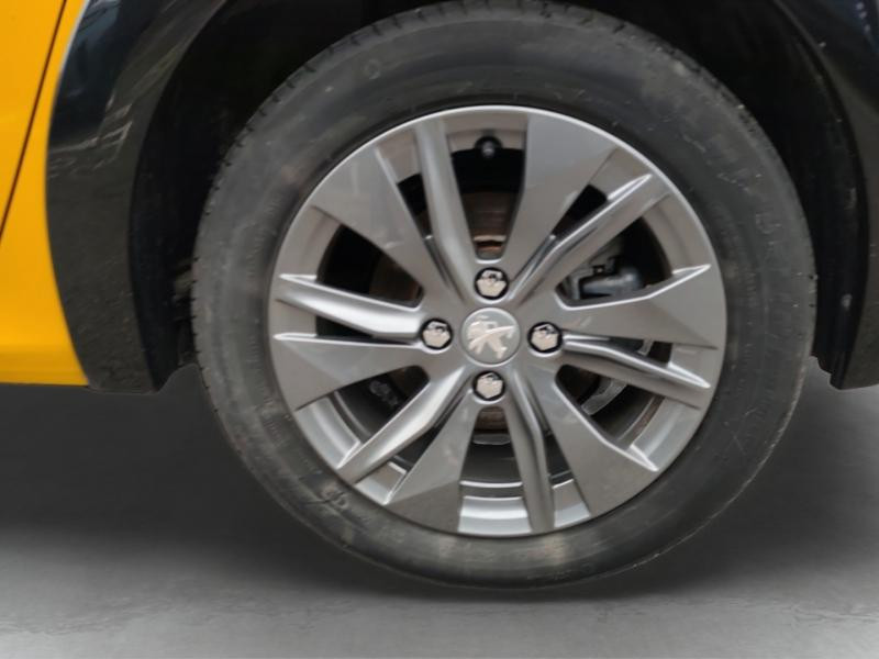 Used PEUGEOT 208 e-208 136ch Allure 2022 Jaune € 16690 in Metz