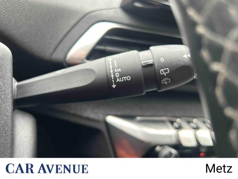 Used PEUGEOT 3008 1.5 BlueHDi 130ch S&S Roadtrip 2023 Rouge Ultimate (V) € 18490 in Metz