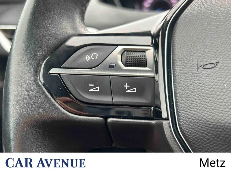 Used PEUGEOT 3008 1.5 BlueHDi 130ch S&S Roadtrip 2023 Rouge Ultimate (V) € 18490 in Metz