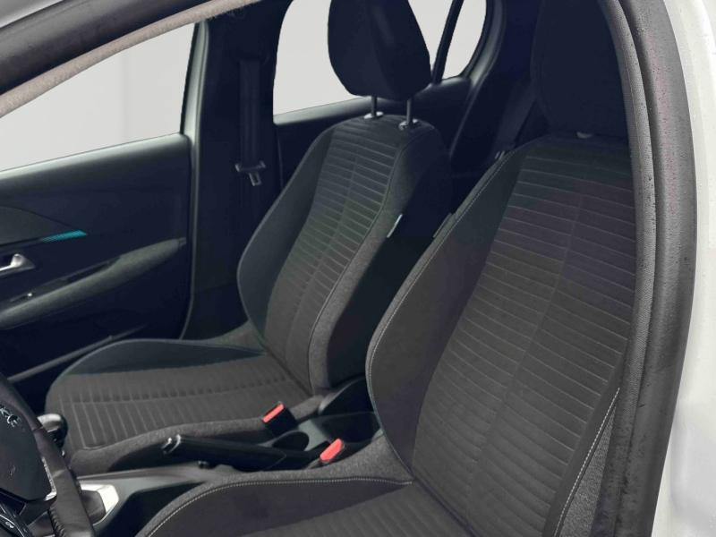 Used PEUGEOT 208 1.2 PureTech 100ch S&S Style 2021 Blanc Banquise (O) € 12990 in Metz