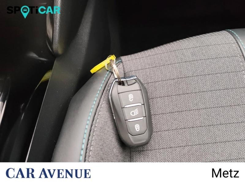 Used PEUGEOT 2008 1.2 PureTech 130ch S&S Allure Pack EAT8 2021 Blanc banquise (O) € 17690 in Metz