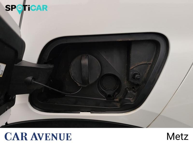 Used PEUGEOT 2008 1.2 PureTech 130ch S&S Allure Pack EAT8 2021 Blanc banquise (O) € 17690 in Metz