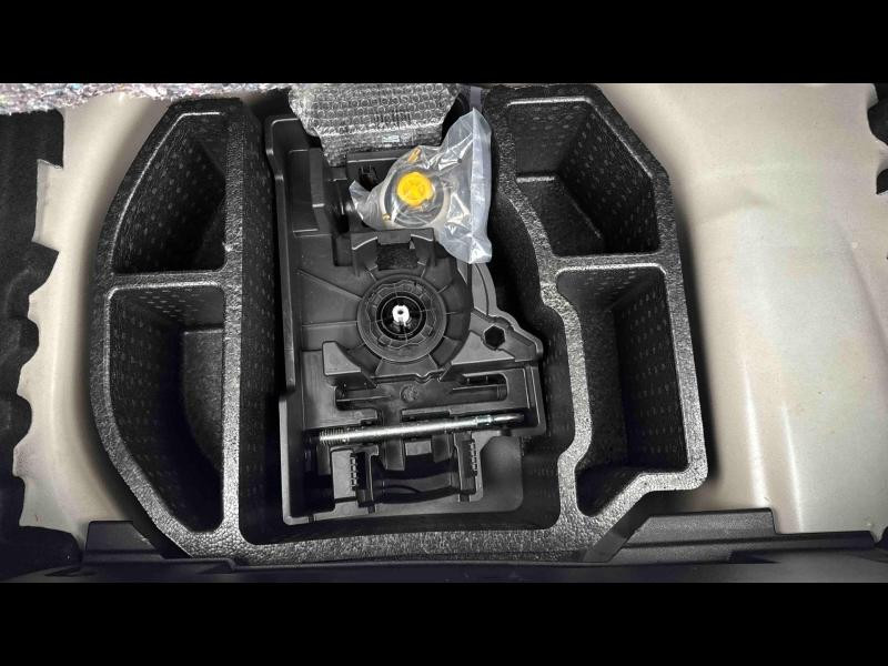 Used PEUGEOT 208 1.2 PureTech 100ch S&S Style 2021 Blanc Banquise (O) € 12990 in Metz