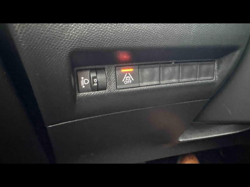 Used PEUGEOT 208 1.2 PureTech 100ch S&S Style 2021 Blanc Banquise (O) € 12990 in Metz