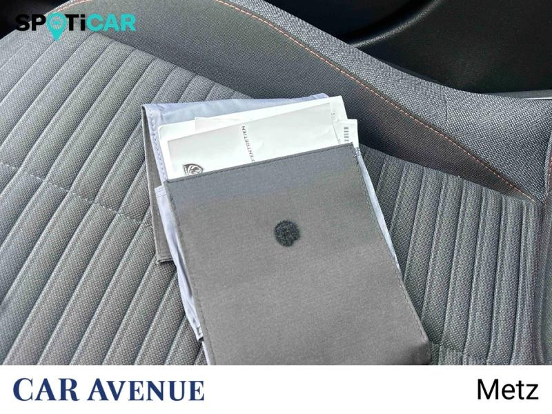 Used PEUGEOT 208 e-208 136ch Active Pack 2022 Noir Perla Nera (M) € 15490 in Metz