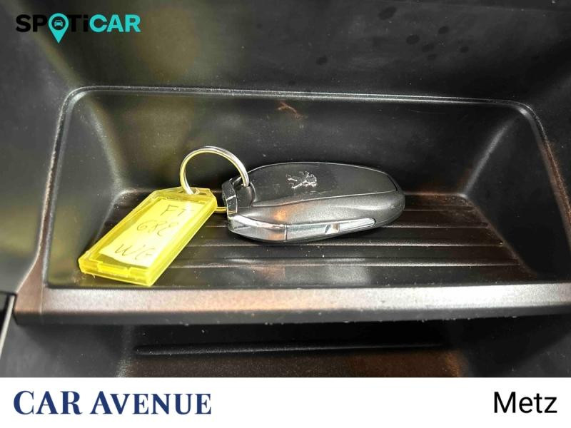 Used PEUGEOT 208 e-208 136ch Active Business 2020 Gris Artense € 13590 in Metz