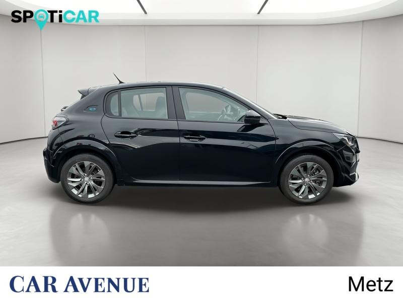 Used PEUGEOT 208 e-208 136ch Active Pack 2022 Noir Perla Nera (M) € 15490 in Metz