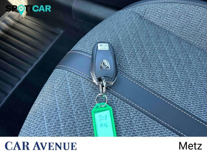 Occasion PEUGEOT 208 1.2 PureTech 100ch S&S Allure 2024 Gris Selenium (M) 22490 € à Metz