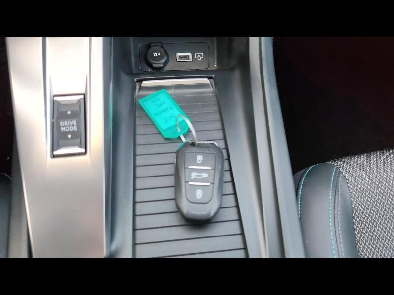 Used PEUGEOT 308 1.5 BlueHDi 130ch S&S Allure EAT8 2022 Blanc Banquise (O) € 16380 in Metz