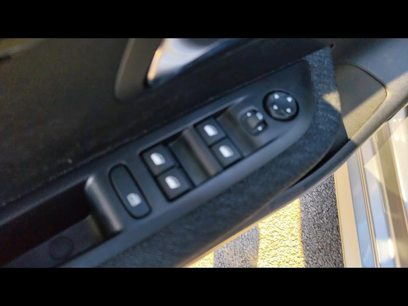 Used PEUGEOT 208 1.2 100ch S&S Style 2024 Gris Artense (M) € 18590 in Metz