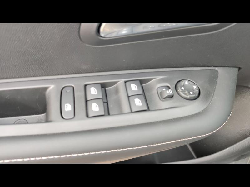 Occasion PEUGEOT 208 e-208 136ch E-Style 2024 Gris Selenium (M) 21490 € à Metz