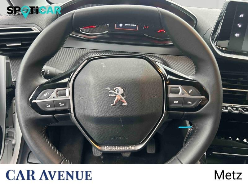 Used PEUGEOT 208 1.2 PureTech 100ch S&S Allure 2023 Blanc Banquise (O) € 13790 in Metz