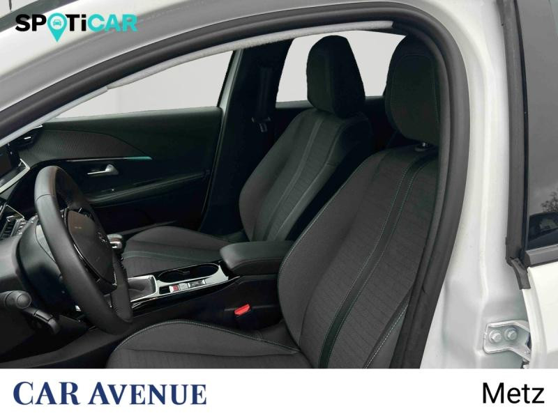 Used PEUGEOT 208 1.2 PureTech 100ch S&S Allure 2023 Blanc Banquise (O) € 13790 in Metz