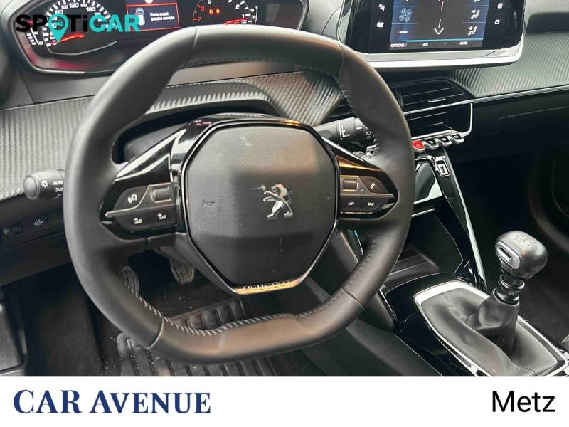 Used PEUGEOT 208 1.2 PureTech 100ch S&S Allure 2023 Blanc Banquise (O) € 13790 in Metz