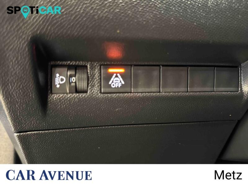 Used PEUGEOT 2008 1.2 PureTech 100ch S&S Style 2022 Bleu Vertigo (S) € 14590 in Metz