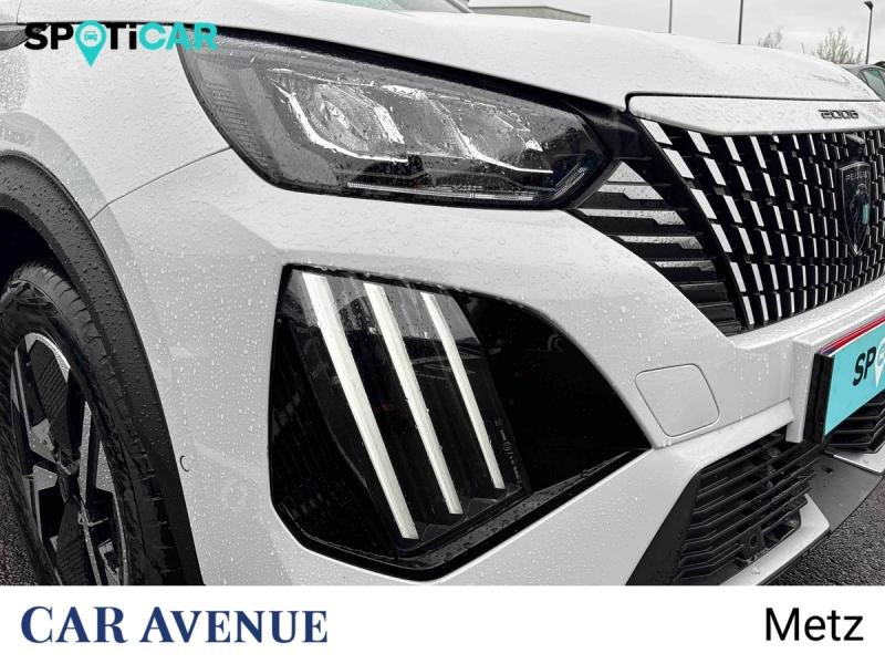 Used PEUGEOT 2008 1.2 Hybrid 145ch Allure e-DCS6 2025 Blanc Okénite (M) € 25990 in Metz