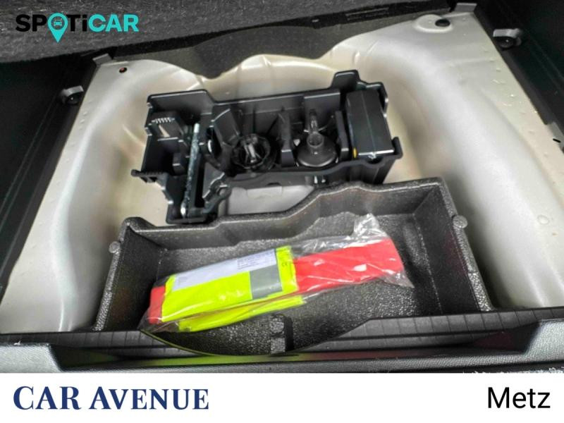 Used PEUGEOT 2008 1.2 Hybrid 145ch Allure e-DCS6 2025 Blanc Okénite (M) € 25990 in Metz