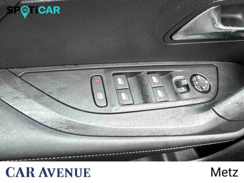 Used PEUGEOT 2008 1.2 Hybrid 145ch Allure e-DCS6 2025 Blanc Okénite (M) € 25990 in Metz