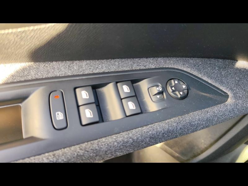 Used PEUGEOT 5008 1.2 PureTech 130ch S&S Active Pack EAT8 2022 Bleu Célèbes (M) € 21990 in Metz