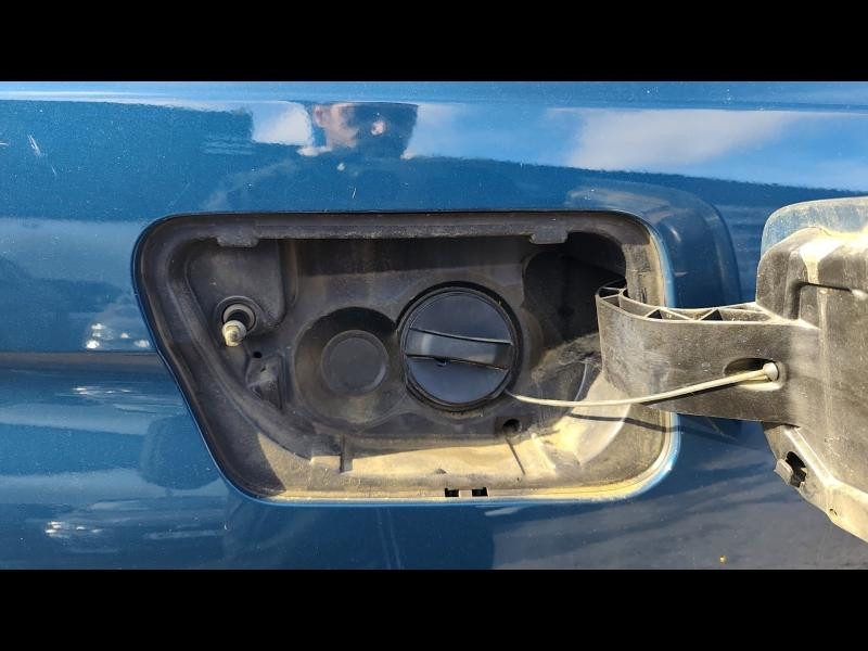 Used PEUGEOT 5008 1.2 PureTech 130ch S&S Active Pack EAT8 2022 Bleu Célèbes (M) € 21990 in Metz