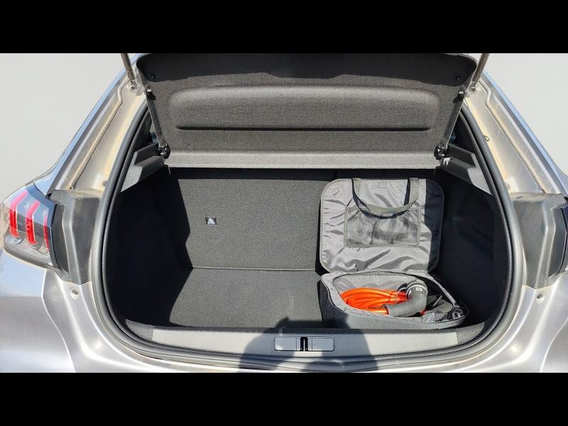 Used PEUGEOT 208 e-208 136ch Allure 2023 Gris Artense (M) € 17810 in Metz