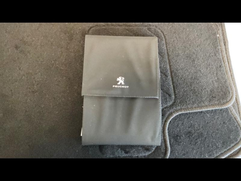 Used PEUGEOT 208 1.2 PureTech 75ch S&S Style 2022 Gris Artense (M) € 11790 in Metz