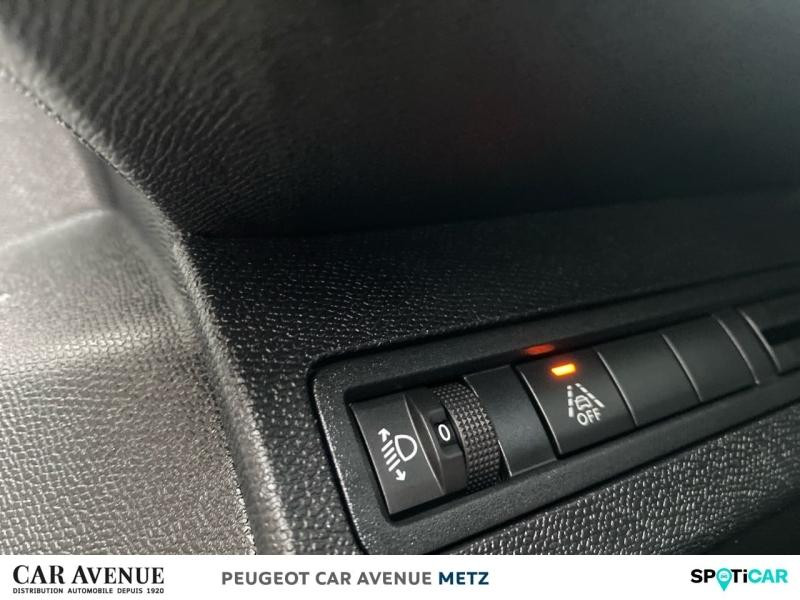 Used PEUGEOT 3008 1.2 PureTech 130ch S&S Allure EAT8 2021 Blanc Nacré (N) € 18990 in Metz