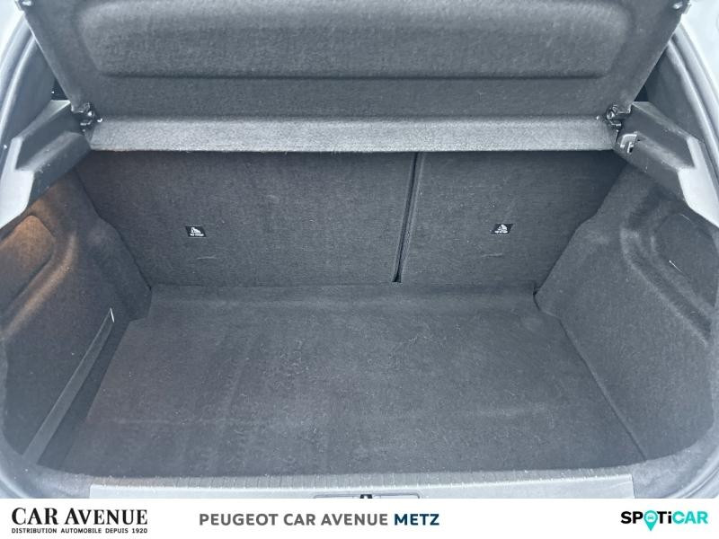 Used PEUGEOT 208 1.2 PureTech 75ch S&S Active 2021 Blanc Banquise (O) € 9490 in Metz