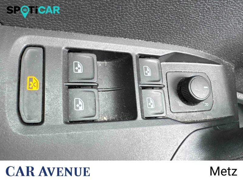 Used SEAT Arona 1.0 TSI 110ch Copa DSG7 2023 Bleu Saphir Métal € 17990 in Metz