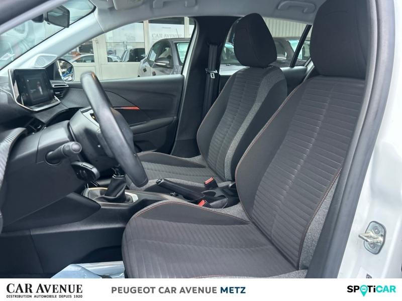 Used PEUGEOT 208 1.2 PureTech 75ch S&S Active 2021 Blanc Banquise (O) € 9490 in Metz