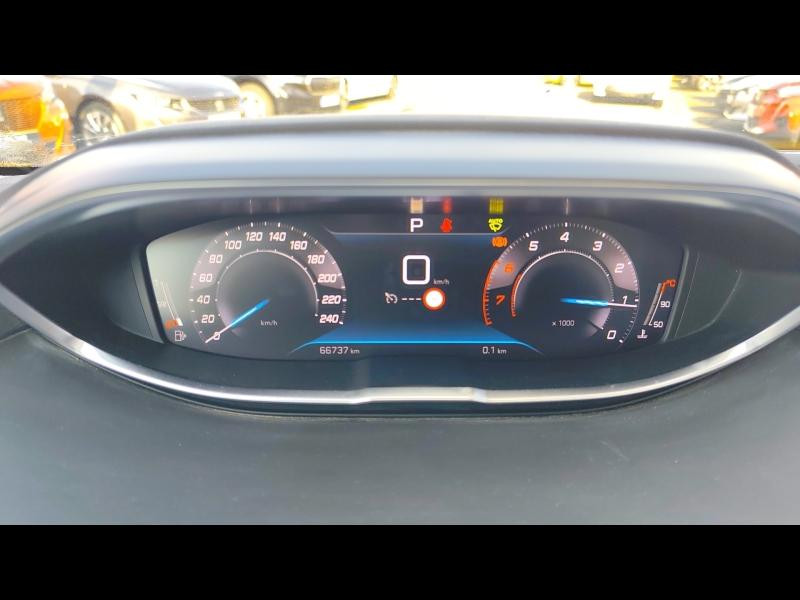 Used PEUGEOT 5008 1.2 PureTech 130ch S&S Active Pack EAT8 2022 Bleu Célèbes (M) € 21990 in Metz