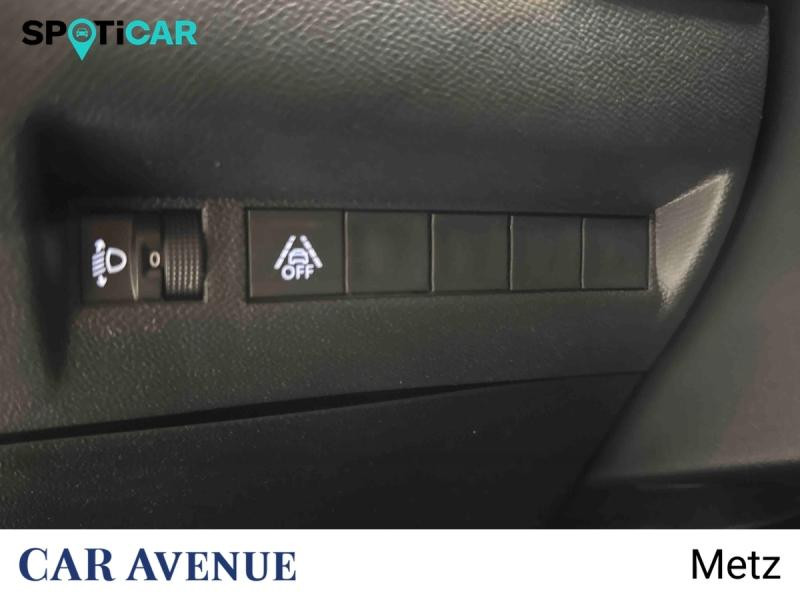 Used PEUGEOT 208 1.2 PureTech 75ch S&S Active Pack 2023 Jaune € 12290 in Metz