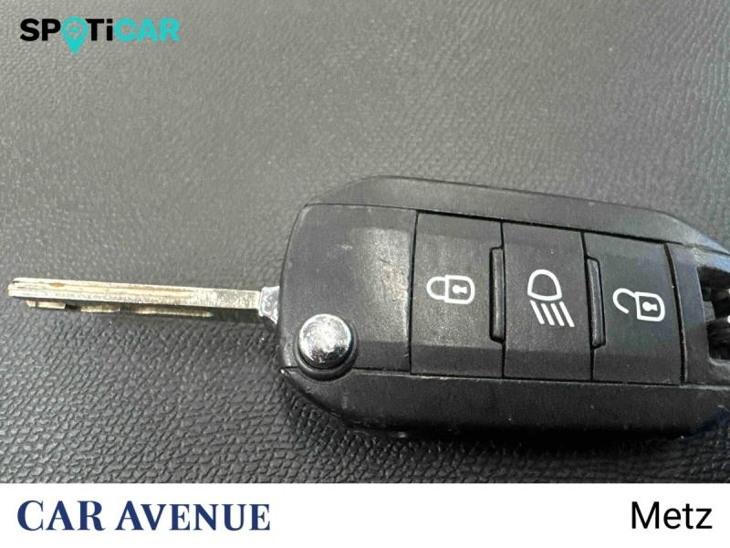 Used PEUGEOT 208 1.2 PureTech 100ch S&S Active Business 2021 Noir Perla Nera (M) € 9500 in Metz