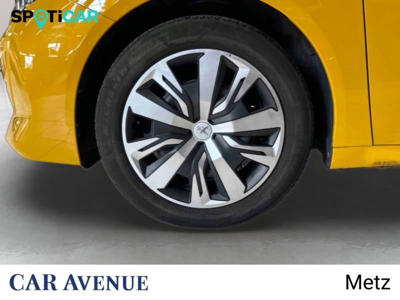 Used PEUGEOT 208 1.2 PureTech 75ch S&S Active Pack 2023 Jaune € 12290 in Metz