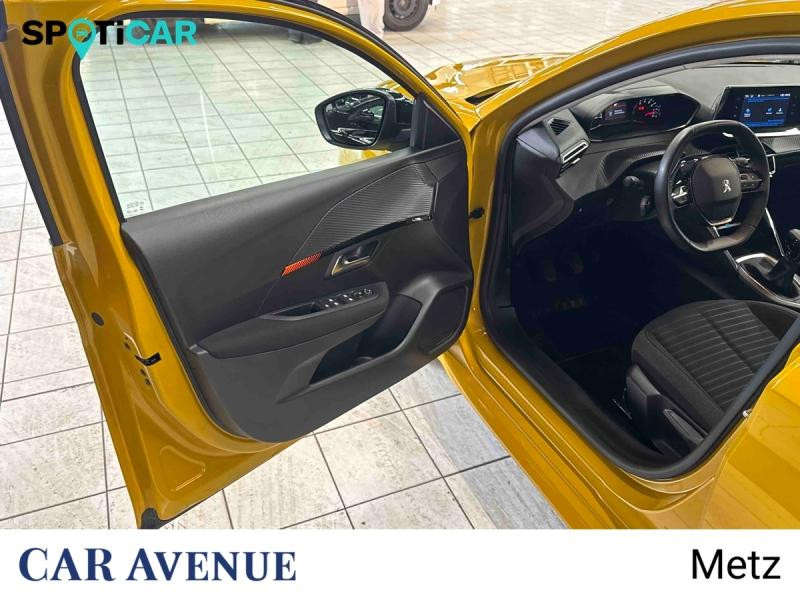 Used PEUGEOT 208 1.2 PureTech 75ch S&S Active Pack 2023 Jaune € 12290 in Metz
