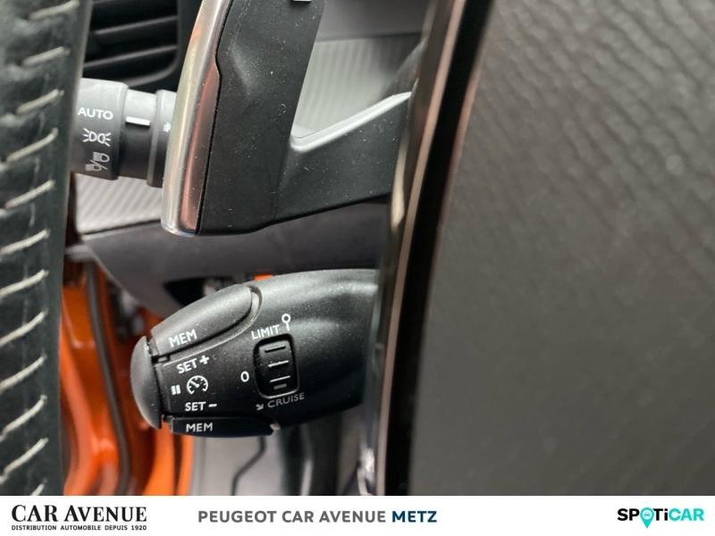 Used PEUGEOT 2008 1.2 PureTech 130ch S&S Active Pack EAT8 2022 Orange € 16880 in Metz