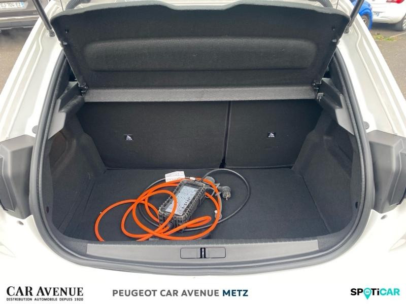 Used PEUGEOT 208 e-208 136ch Active Pack 2021 Blanc Banquise (O) € 14790 in Metz