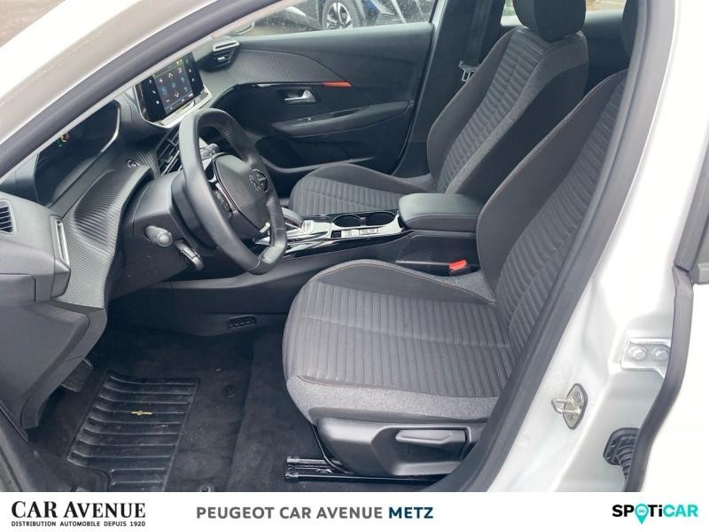 Used PEUGEOT 208 e-208 136ch Active Pack 2021 Blanc Banquise (O) € 14790 in Metz