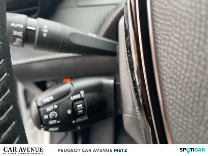 Used PEUGEOT 208 e-208 136ch Active Pack 2021 Blanc Banquise (O) € 14790 in Metz