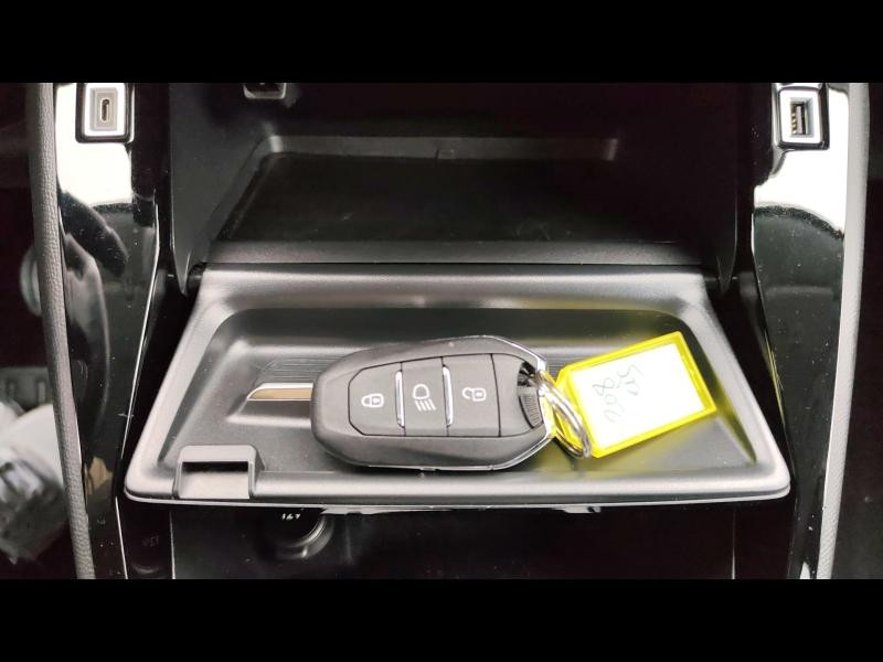 Used PEUGEOT 208 e-208 136ch Allure 2022 Jaune € 16380 in Metz