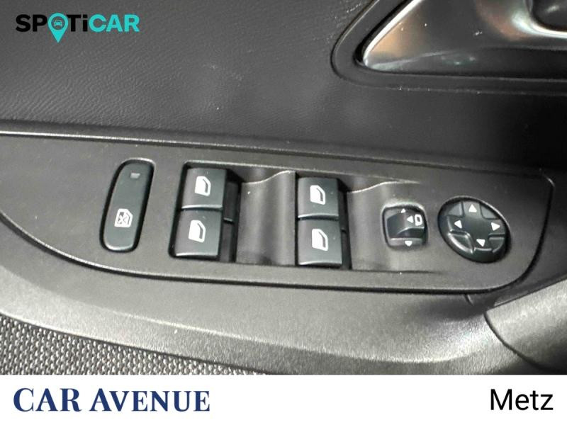 Occasion PEUGEOT 2008 1.2 PureTech 130ch S&S Style EAT8 2022 Gris Platinium (M) 15990 € à Metz