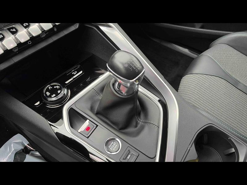 Used PEUGEOT 3008 1.2 PureTech 130ch S&S Allure Pack 2021 Noir Perla Nera (M) € 18600 in Pont-à-Mousson