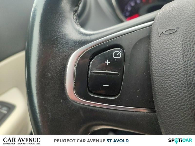 Used RENAULT Captur 1.2 TCe 120ch energy Intens 2017 Rouge Flamme/Noir Etoilé € 11290 in Longeville-lès-Saint-Avold