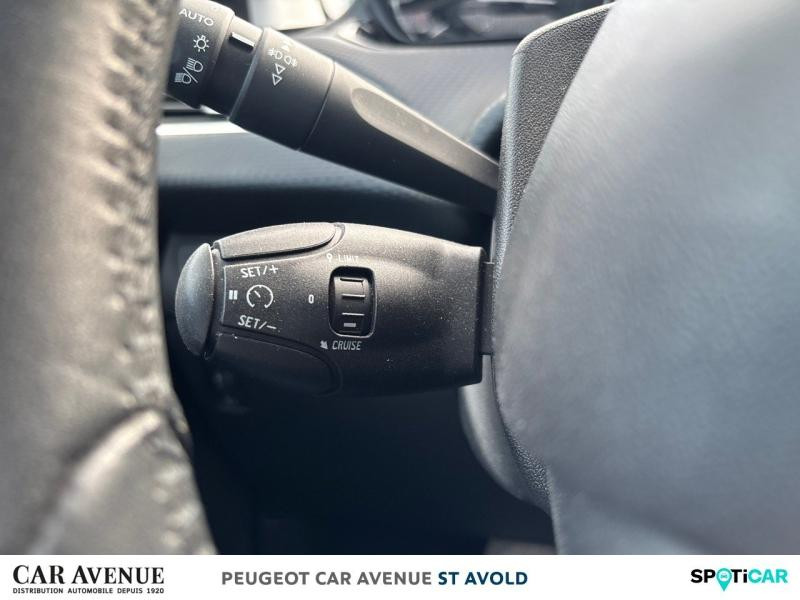 Used PEUGEOT 208 1.2 PureTech 82ch E6.2 Evap Signature 5p 2019 Rouge Elixir € 8390 in Longeville-lès-Saint-Avold