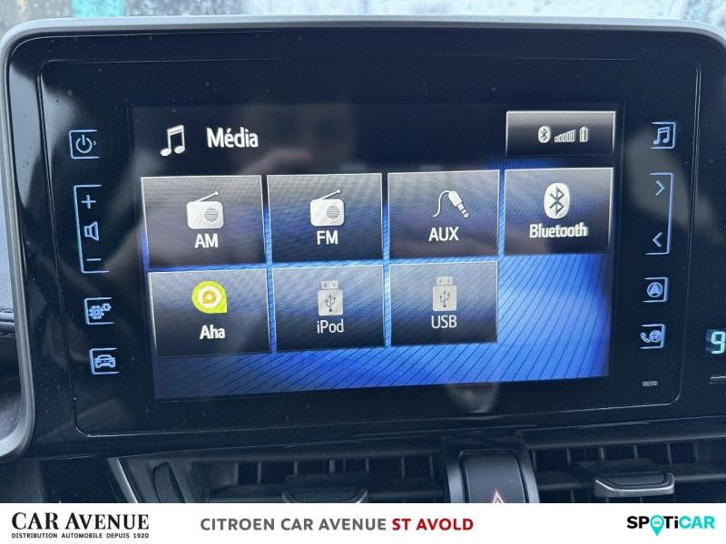 Occasion TOYOTA C-HR 122h Design 2WD E-CVT RC18 2019 Bleu Nebula bi-ton 19491 € à Longeville-lès-Saint-Avold