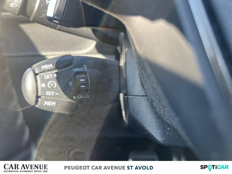 Occasion PEUGEOT 208 1.2 PureTech 100ch S&S Roadtrip EAT8 2021 Blanc Banquise (O) 15990 € à Longeville-lès-Saint-Avold