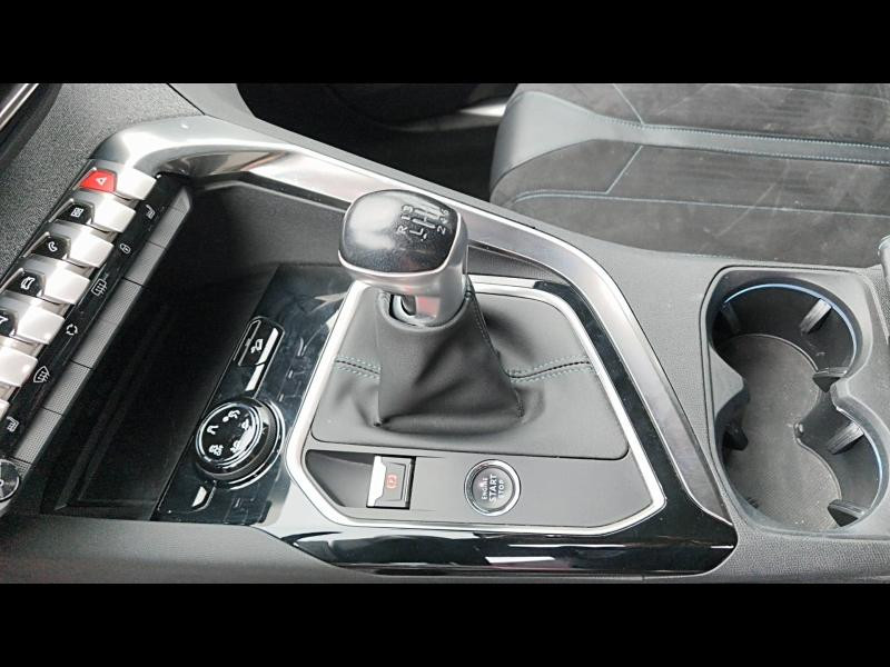 Used PEUGEOT 3008 1.2 PureTech 130ch E6.c Crossway S&S 2018 Rouge Ultimate (S) € 14990 in Longeville-lès-Saint-Avold