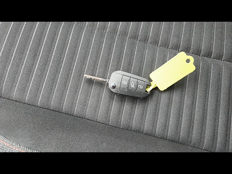 Used PEUGEOT 208 1.2 PureTech 75ch S&S Active 2020 Gris Artense € 11491 in Longeville-lès-Saint-Avold