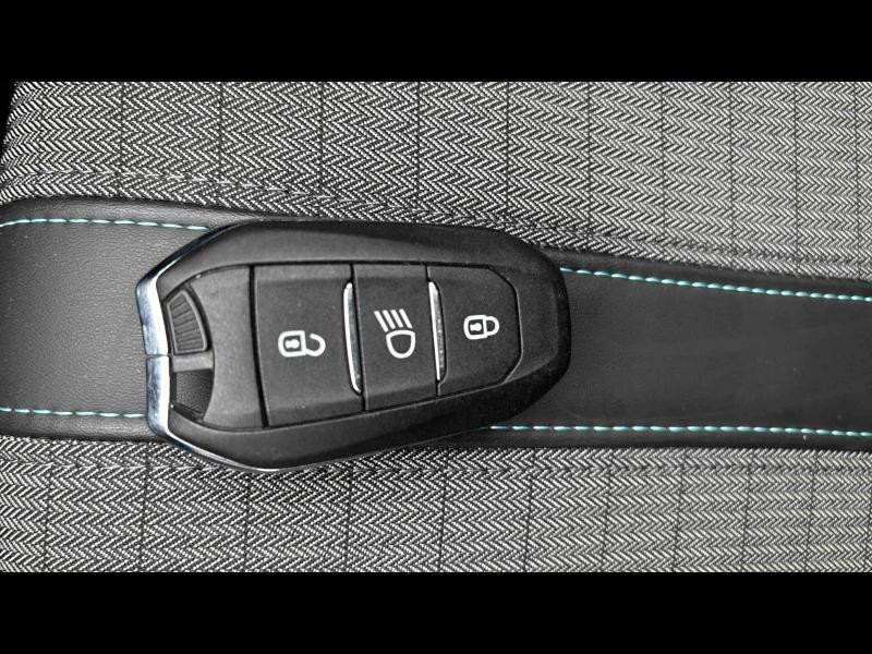 Occasion PEUGEOT 208 1.2 PureTech 100ch S&S Allure EAT8 2023 Bleu Vertigo (V) 15390 € à Longeville-lès-Saint-Avold