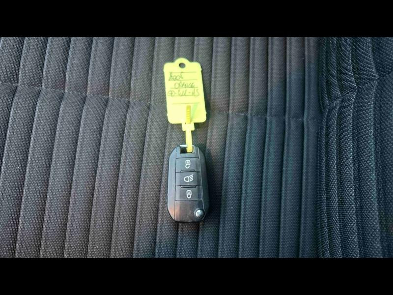 Occasion PEUGEOT 2008 1.2 PureTech 100ch S&S Active 2021 Orange 14490 € à Longeville-lès-Saint-Avold